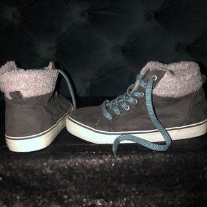 Old Navy Grey Sneakers With Blue Laces Warm Inside